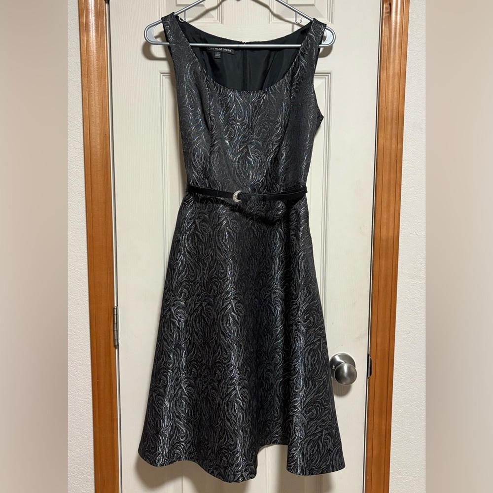 NWT Beautiful Iridescent Black and Silver Patterned Dress